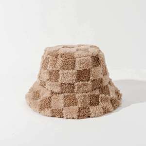 Sombrero de pescador a cuadros al por mayor en stock, gorro de invierno de felpa suave para mujer, sombrero tipo cubo de piel sintética para mujer - Product Image 4