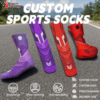 Chaussettes de compression sportives professionnelles personnalisées pour le cyclisme, blanches, avec logo personnalisé, toutes saisons, en polyester, écologiques, antidérapantes