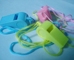 Chất Lượng Cao <span class=keywords><strong>Mini</strong></span> Tùy Chỉnh Đầy Màu Sắc Nhựa Khẩn Cấp Còi Với Chuỗi & Keychain Giá Thấp - Product Image 3