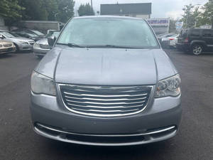 Venta al por mayor de minivans usadas 2015 de 4 puertas con volante a la izquierda, asientos de cuero, cámara trasera, control de crucero adaptativo y luces LED. - Product Image 2