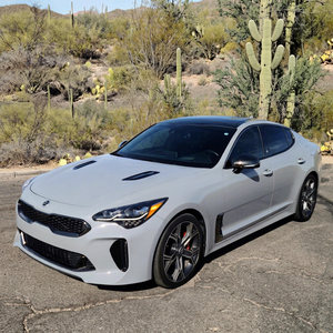 Livraison rapide pour Kia Stinger GT2 2021, 365 ch, V6 biturbo, très bien équipée, en parfait état - Product Image 1