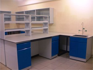 Table <span class=keywords><strong>de</strong></span> stratifié compacte <span class=keywords><strong>de</strong></span> stratifié à haute pression résistant au feu acide <span class=keywords><strong>de</strong></span> prix <span class=keywords><strong>de</strong></span> gros pour le laboratoire chimique - Product Image 6