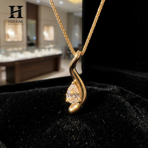 สร้อยคอจี้เพชรรูปลูกแพร์สุดหรูสีทอง-เครื่องประดับเพชรชั้นดีจาก heerak diamonds - Product Image 1