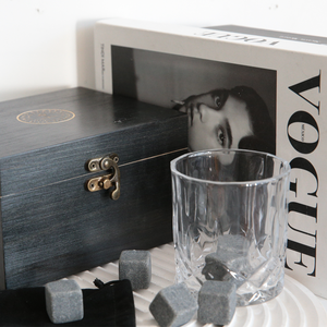 Barware Old Fashioned Lowball Glass Crystal Whisky Rocks Glass Stone Ice Cube Gift Set Juego de vasos de whisky con caja de madera negra - Product Image 6