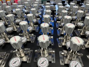 Regolatore di Pressione CNG NAI LOK 6000psi ad Alta Pressione, Design a Pistone, 1 Pollice NPT, per Gas Naturale Compresso - Product Image 2