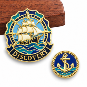 Venta al por mayor de fábrica: Broches personalizados de aleación de zinc chapados en oro, insignias de metal con logo, broches de esmalte duro y blando, y pines de solapa para souvenirs. - Product Image 6