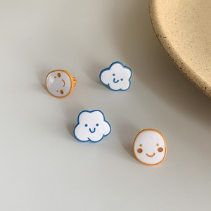 Nueva moda plata Post lindo esmalte Stud pendientes diseño creativo coreano nube sonrisa cara Clips en pendientes para mujeres niñas - Product Image 1