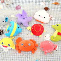 Porte-clés crabe en peluche de dessin animé en gros de 10cm, jouet animal marin en peluche doux, porte-clés pour sacs, sacs à dos et cadeaux