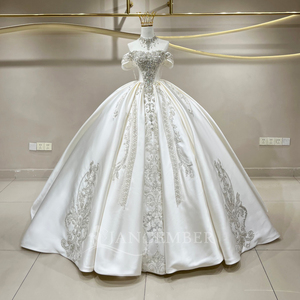 Robe de mariée JFH119 exclusive en satin, épaules dénudées, traîne chapelle, dentelle florale moderne, coupe bouffante, décolleté cœur pour femme - Product Image 1