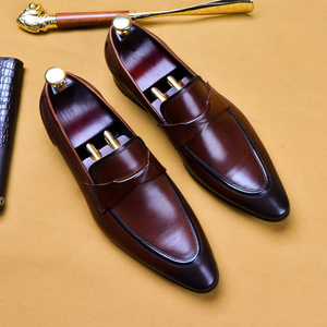 Layered cowhide <b>pointed</b>-toe men's shoes - English leather business formal wear - One-piece slip-on casual shoes with an English - Product Image 2