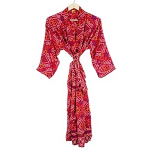 Kimono de Seda Largo Hecho a Mano de Primera Calidad, Estilo Vintage con Parches, Talla Única, Ropa de Dormir Suave para Mujer, Ideal para Damas de Honor - Product Image 1
