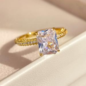 Anillo de Eternidad con Circonitas Baguette Brillantes y Chapado en Oro de 18K para Mujer, Ideal para Aniversario - Product Image 3