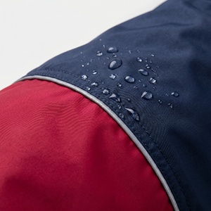 Imperméable de luxe personnalisé pour chien à quatre pattes, style color block de créateur italien - Product Image 6