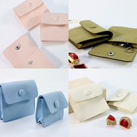Nouvel Arrivage Pochette d'emballage pour bijoux en microfibre gaufrée personnalisée, avec insert en suède pour bijoux, pochette enveloppe pour colliers et boucles d'oreilles
