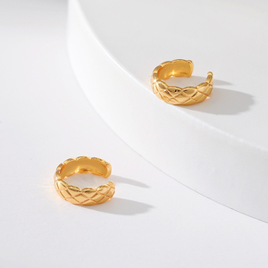 Stile <span class=keywords><strong>di</strong></span> moda europeo e americano in ottone 18K pieno d'oro orecchini <span class=keywords><strong>personalità</strong></span> Design C tipo auricolari donna clip - Product Image 4