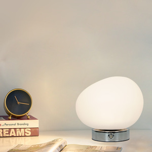 Lámpara de Mesa Creativa Italiana con Forma de Huevo de Ganso LED para Decoración de Sala de Estar, Dormitorio y Oficina con Diseño de Guijarros - Product Image 2