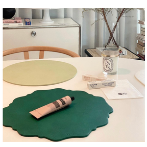 Ensemble de dessous-de-plat et de sous-verres en cuir PU, isolation thermique, résistant à l'eau et à l'huile, antidérapant, pour la table à manger - Product Image 3