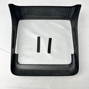 Cadre de protection d'écran arrière en carbone sec pour Tesla Model Y Juniper (vente en gros) - Product Image 3