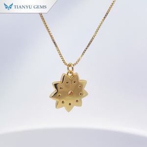 Collier pendentif en or plaqué or à motif floral Tianyu Gems, pendentif rond sculpté en fleurs simple pour femmes, bijoux tendance - Product Image 3