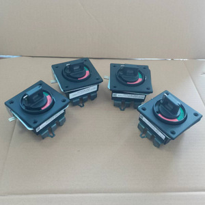 Palanca de Operación del Interruptor de Alimentación 3P del Gabinete de Control FANUC MATE GRU-000358, Diseño Industrial para Robots - Product Image 3