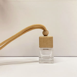 Flacon de parfum pour voiture 8 ml/10 ml, corps carré en verre, col en bois, couvercle avec impression sérigraphique, poli - Product Image 2