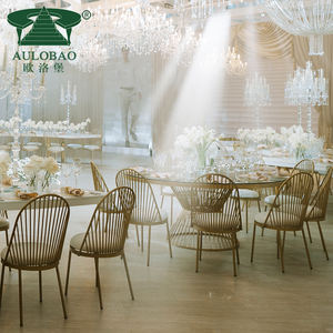 Meubles de salle de banquet Chaises de salle à manger rembourrées en métal doré - Product Image 4