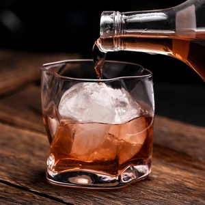 Verres à whisky élégants avec bord doré, fond épais, verres à whisky à l'ancienne, parfaits pour le <span class=keywords><strong>scotch</strong></span>, le <span class=keywords><strong>bourbon</strong></span> et les cocktails - Product Image 2