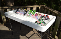 Table pliante blanche de 4 pieds avec drain et seau, jupe amovible,