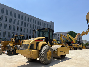 Compacteur vibrant d'occasion CS-683E pour travaux routiers et de fondation - Product Image 2