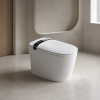 WC intelligent de luxe monobloc avec bidet automatique, siège de toilette électronique, cuvette moderne et chasse d'eau à capteur au pied