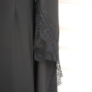 Robe <span class=keywords><strong>Abaya</strong></span> élégante et fermée Loriya avec cape en dentelle et manches longues pour femmes musulmanes, tenue modeste pour occasions spéciales - Product Image 6