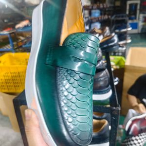 Mocasines de Cuero Genuino para Hombre, Punta Redonda, Sin Cordones, Cómodos, Entresuela de EVA, Suela de Goma, para Todas las Temporadas, Color Sólido, Decorados con Hebilla - Product Image 2