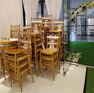 P Sillas de hotel Silla de comedor de banquete apilable de metal para eventos y uso de fiesta de boda silla dorada - Product Image 6