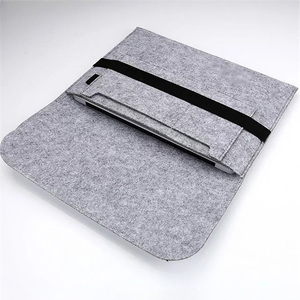Funda de Fieltro Suave para Portátil con Logotipo Personalizado, Cierre Elástico, Organizador de Oficina Ligero para Kits de Bienvenida para Empleados - Product Image 5