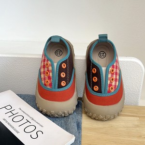 أحذية أطفال مسطحة جديدة لربيع وخريف <span class=keywords><strong>2026</strong></span>، أحذية قماشية مطبوعة غير رسمية للأولاد والبنات سهلة الارتداء - Product Image 4