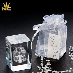 Economico Fermacarte in Cristallo K9 Inciso in 3D con Croce, Angelo, Rosa e Gesù Cristo, Personalizzabile, Regalo per Bomboniere Nuziali, Articolo Religioso - Product Image 2