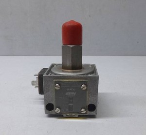 สวิตช์ควบคุมอุตสาหกรรม DCM10-513 รุ่นขายดี แรงดันสูง 24V ได้รับการรับรองมาตรฐาน CE มีสินค้าพร้อมส่ง - Product Image 1