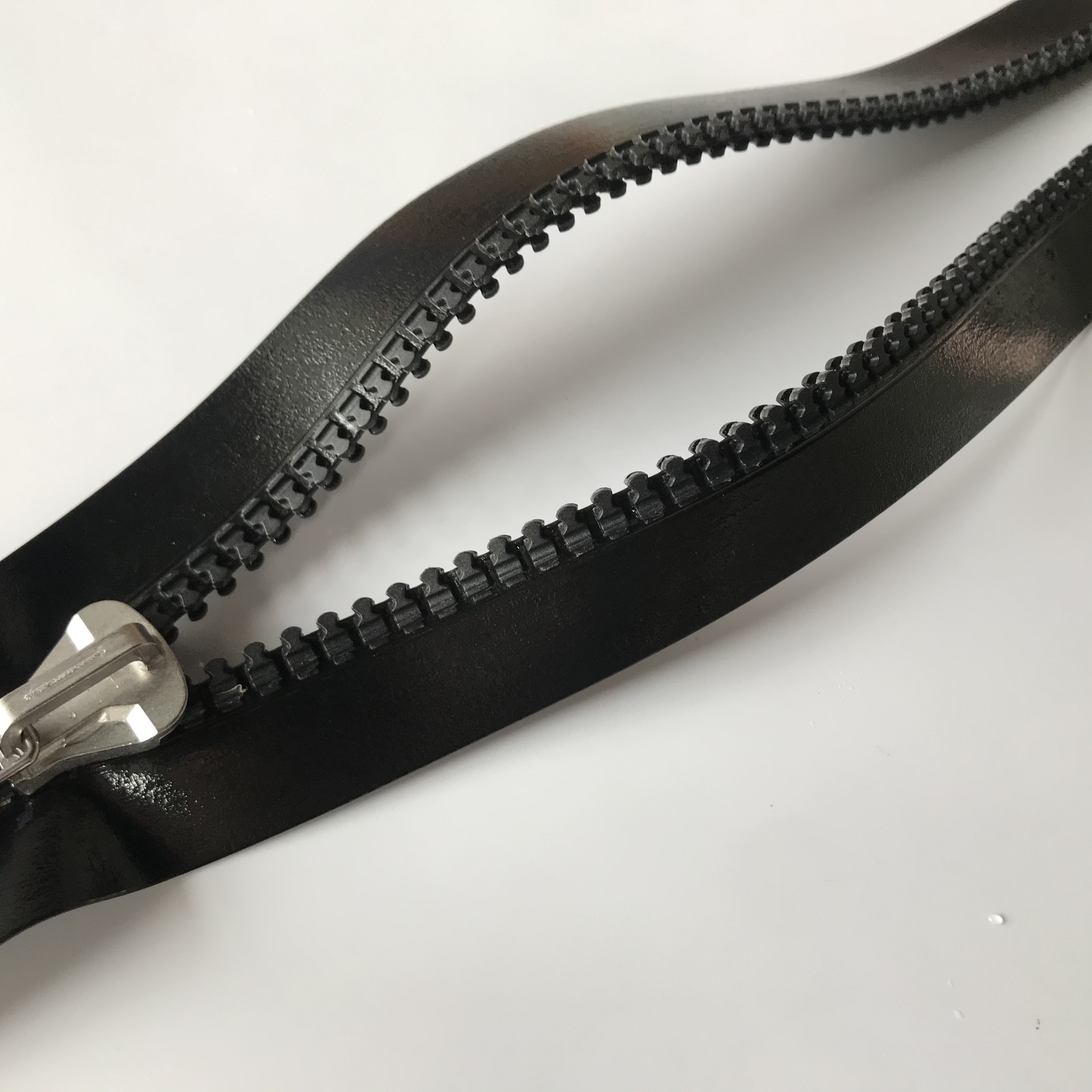 Airtight Slider Zipper, TPU Weldable Isolation For Diving Suit, TPU Coated Tape, Resin Teeth, Metal Slider.