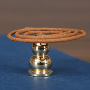 Porte-encens en cuivre en forme de calebasse à neuf trous, petit, fait main, pour usage religieux - Product Image 1