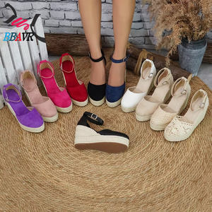 Sandales compensées décontractées pour femmes à bout rond en microfibre avec bride de cheville, style espadrille, vente en gros d'usine - Product Image 3