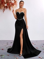Robe de soirée élégante noire sans bretelles ornée de strass, taille ajustée, fente haute, pour femme