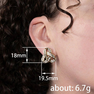Orecchini a Perno con Nodo Geometrico Triangolare per Donne, Design Baguette, Eleganti Accessori per Orecchie da Indossare Quotidianamente - Product Image 4