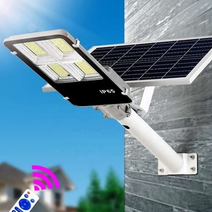 เสาไฟถนนพลังงานแสงอาทิตย์แบบรวม 200W พร้อมรีโมทคอนโทรล เปิด-ปิดอัตโนมัติ กันน้ำ IP65 สำหรับไฟส่องสว่างภายนอกอาคาร - Product Image 3