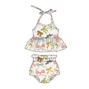 Conjunto de Top Halter sin Mangas para Niñas al por Mayor con Pantalones Cortos con Volantes de Cintura Alta y Estampados de San Valentín - Product Image 3