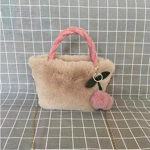 Bolso Bandolera de Piel Sintética con Diseño de Cereza y Cadena Moderna, de Gran Capacidad, con un Lindo Diseño de Dibujos Animados - Product Image 3