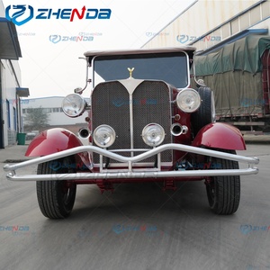 Transporte Especializado de Auto Clásico Rojo con Techo Blanco, Vehículo Retro Vintage en Venta - Product Image 4