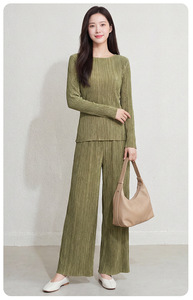 Conjunto Elegante de Dos Piezas con Pliegues, Top de Manga Larga con Textura, Pantalones Anchos, Estilo Coreano, Ecológico - Product Image 6