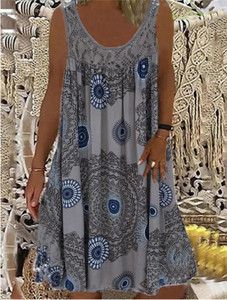 Europe et États-Unis Chemise à poches sans manches T-shirt Robe imprimée Robes décontractées sans manches - Product Image 6