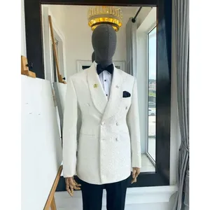 Double Breasted Wit Ivoor Jacquard Patroon Kleding Mens Suits Bruidegom Smoking Shawl Revers Herenpakken Italiaanse Pak Voor Mannen 2 stuks