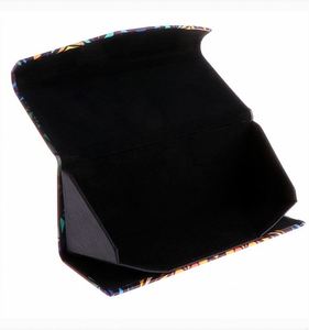 Étui à lunettes pliable triangulaire personnalisé avec logo, motif animal de dessin animé, pour lunettes de vue et de soleil, vente en gros - Product Image 6